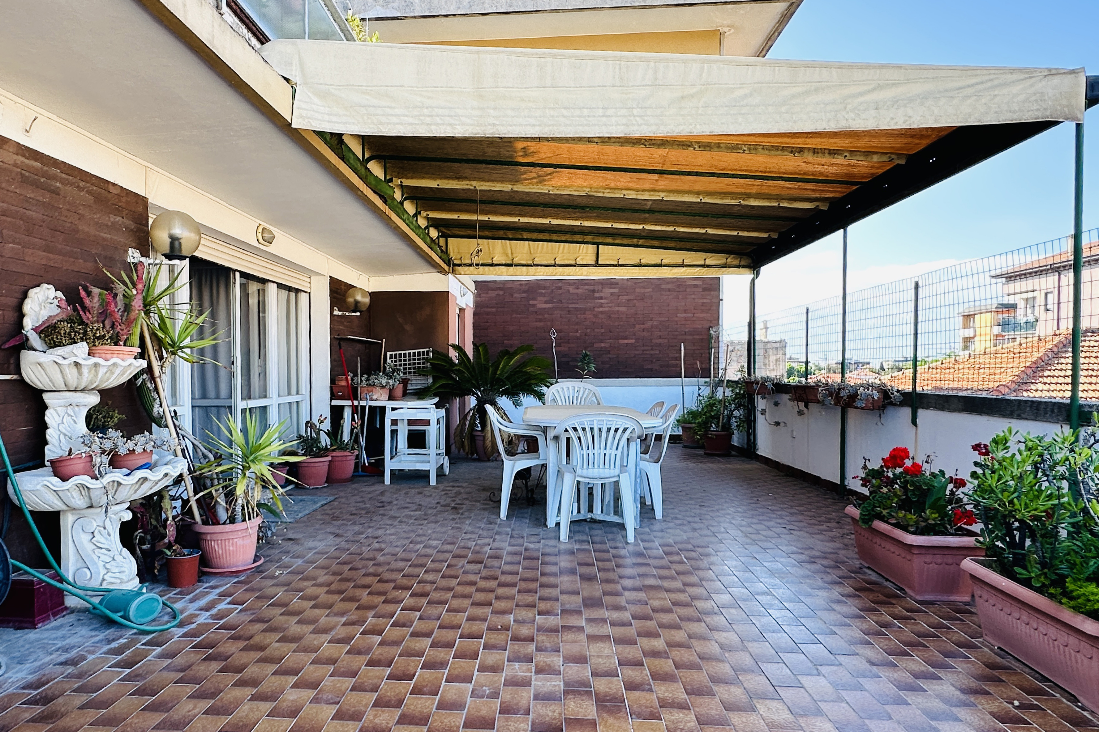 Vendita appartamento con ampio terrazzo Pesaro - zona centro-mare (AP833)